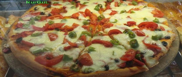 Italyan Pizzasi köy usulü Pizza Nur Mutfağı