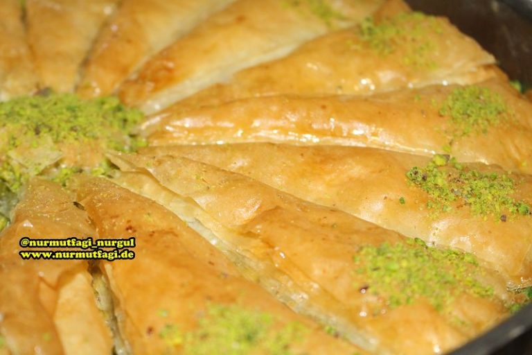 Cevizli Havuc Dilimi Baklava Tarifi Kolay Citir Baklava Tarifi