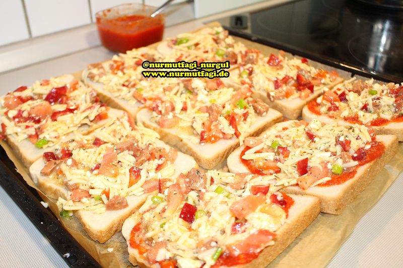 kahvaltilik ekmek dilimleri, kolay mini pizza (9) Nur Mutfağı