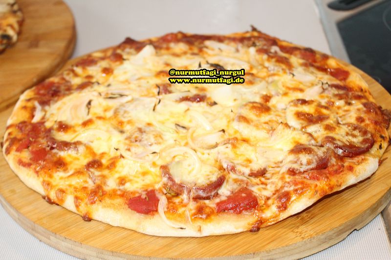 en ayrintili detaylarla en lezzetli Pizza tarifi Nur Mutfağı