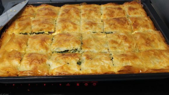 CITIR CITIR EN KOLAY TEPSI BÖREGI TARIFI, ISPANAKLI CITIR BÖREK | Nur